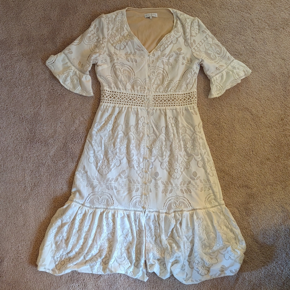 NWOT Ivy City Co Large Cream Lace Dress